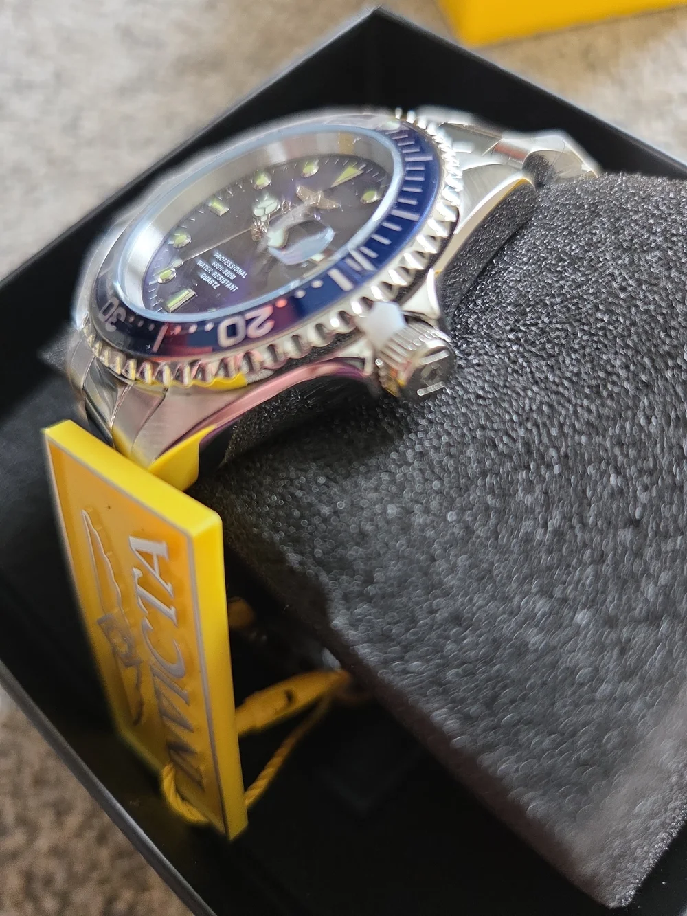 Invicta Pro Diver 48724 Blue Dial Silver Quartz Watch 37.5mm NIB W/3YR WARRANTY